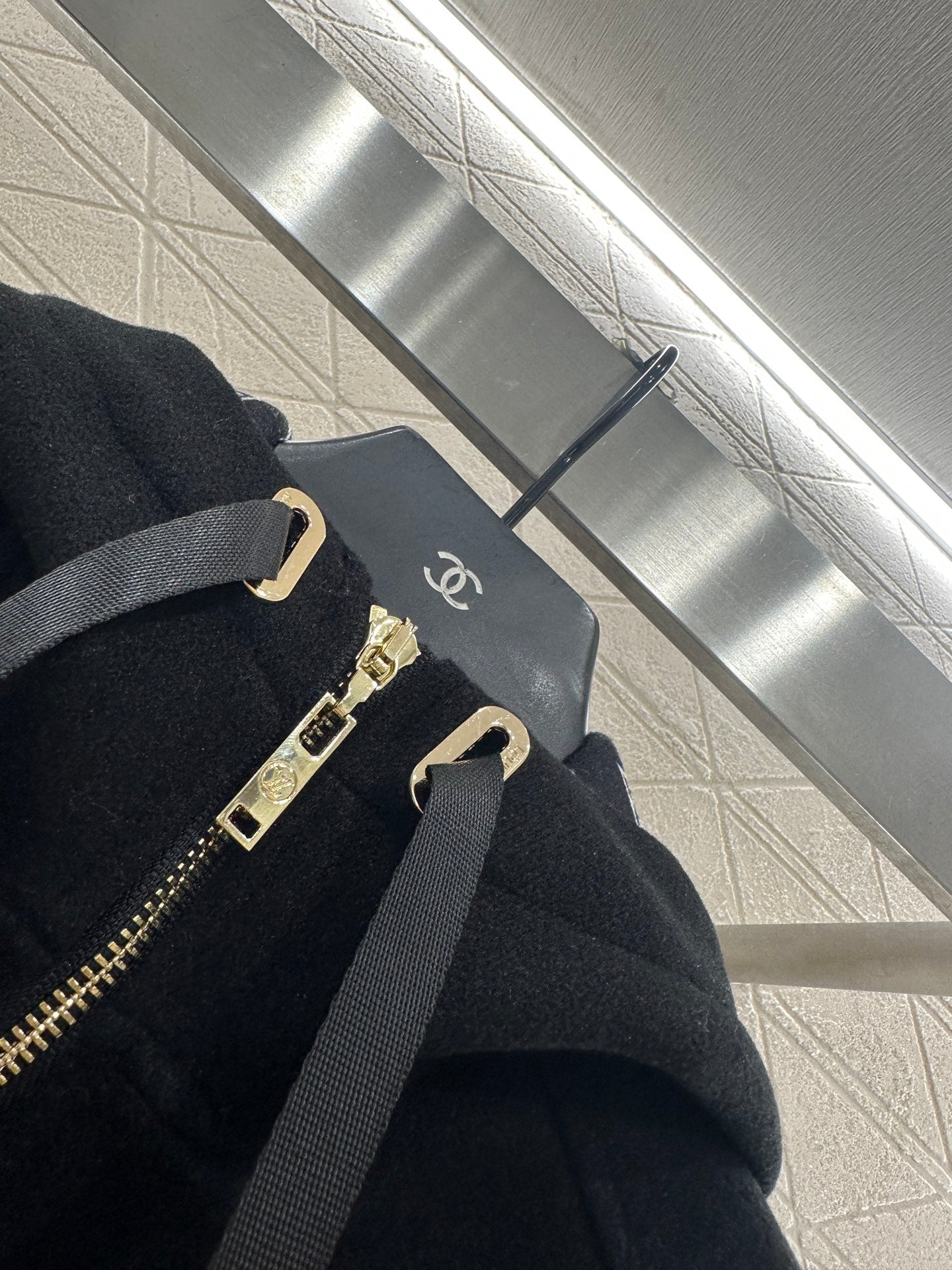 Louis 25fw all-match vest