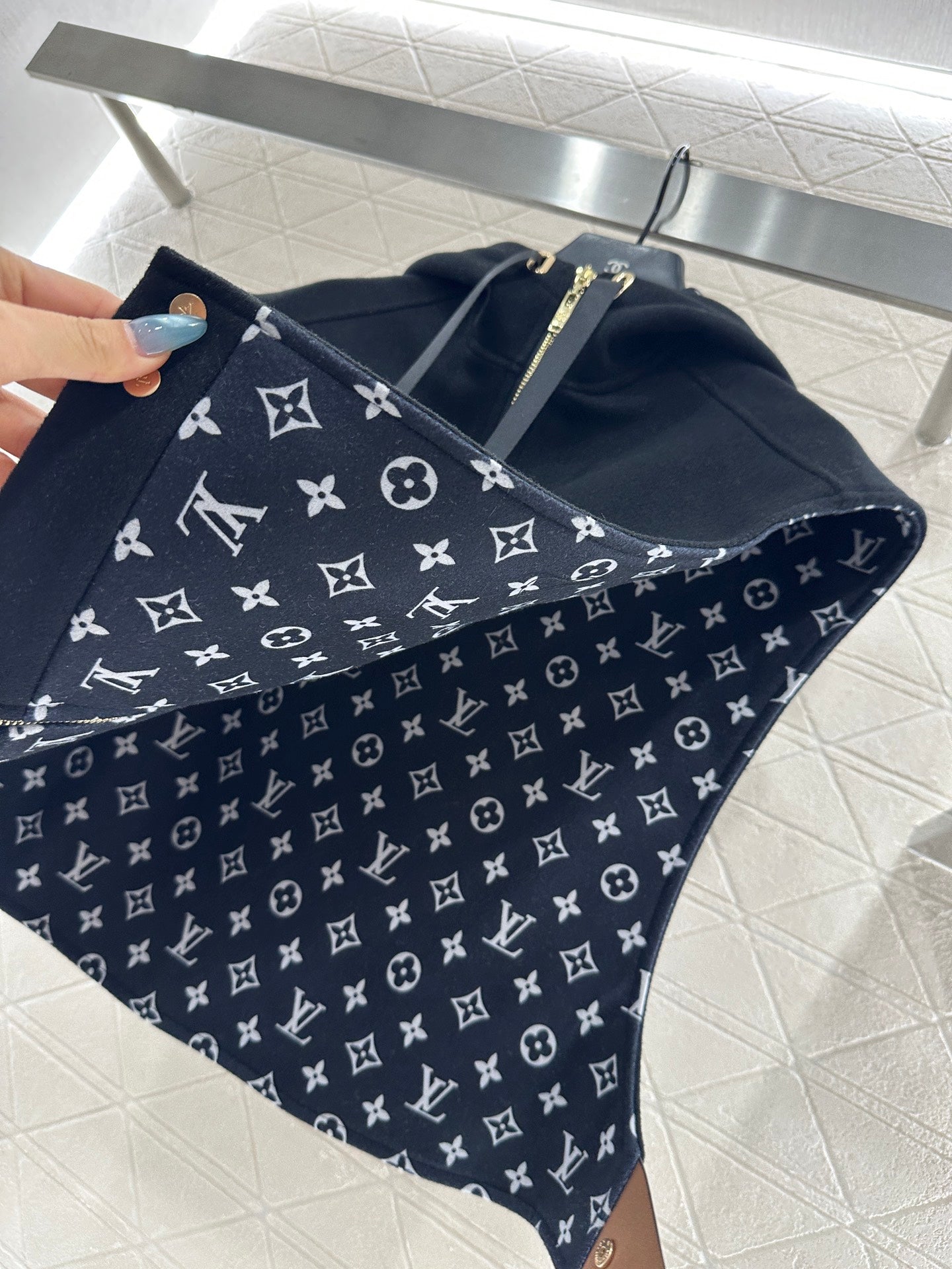 Louis 25fw all-match vest