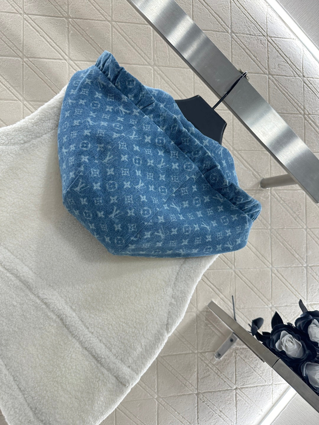 Louis 25fw splicing vest