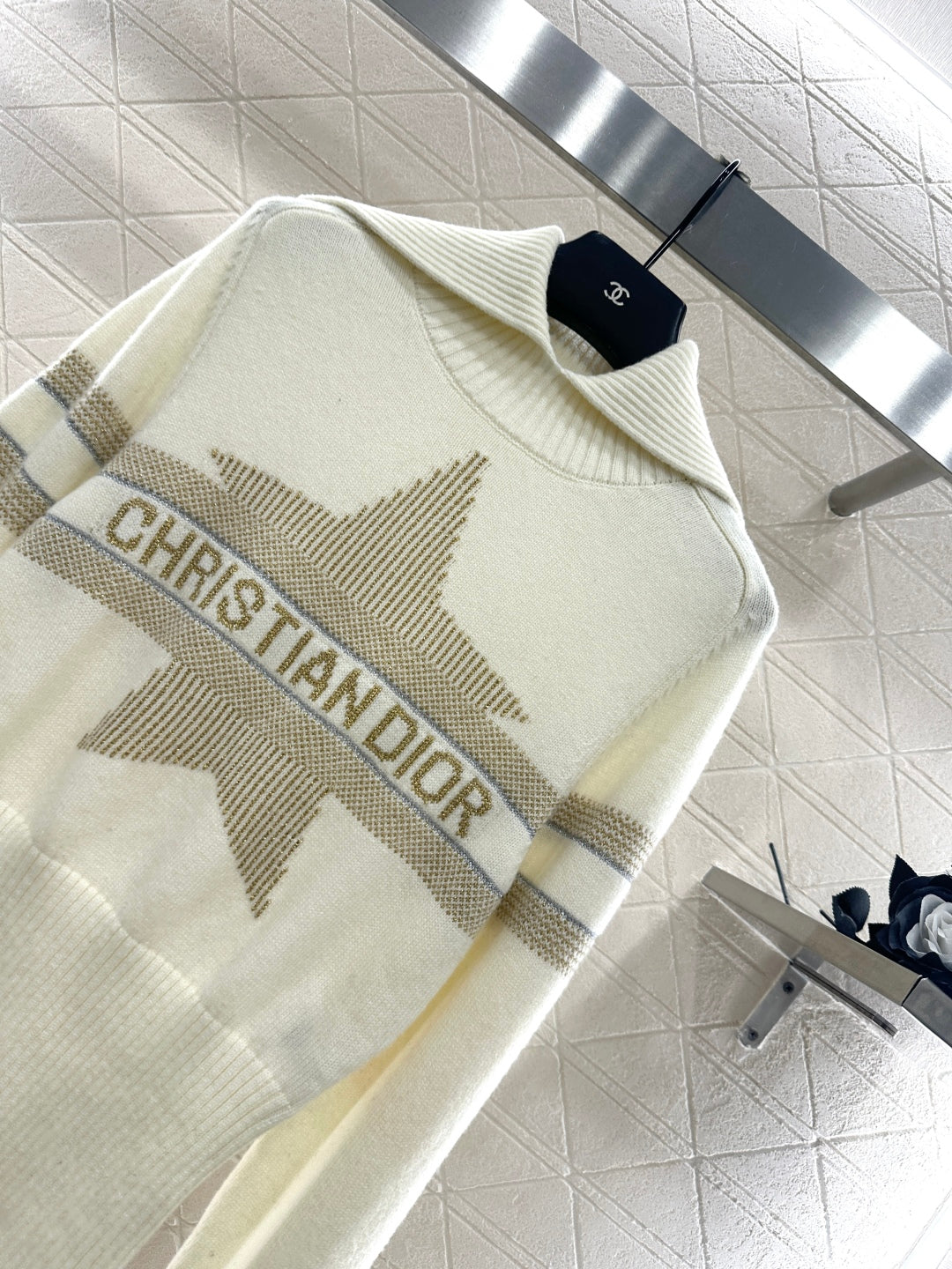 CD 25fw knitted sweater