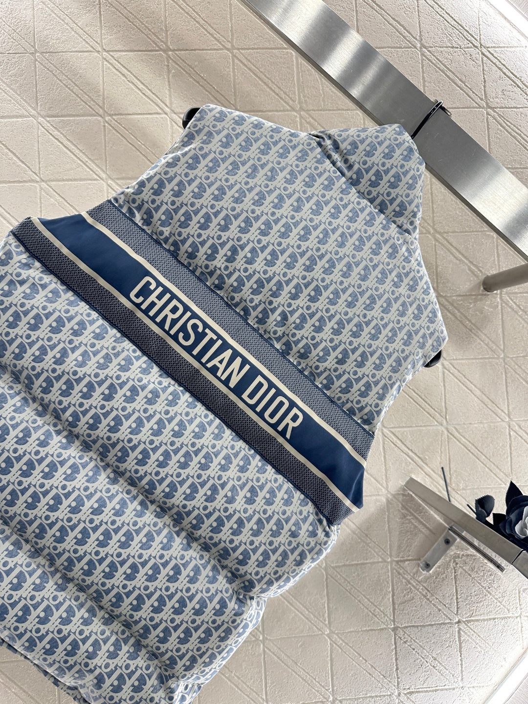 CD 25fw jacquard vest