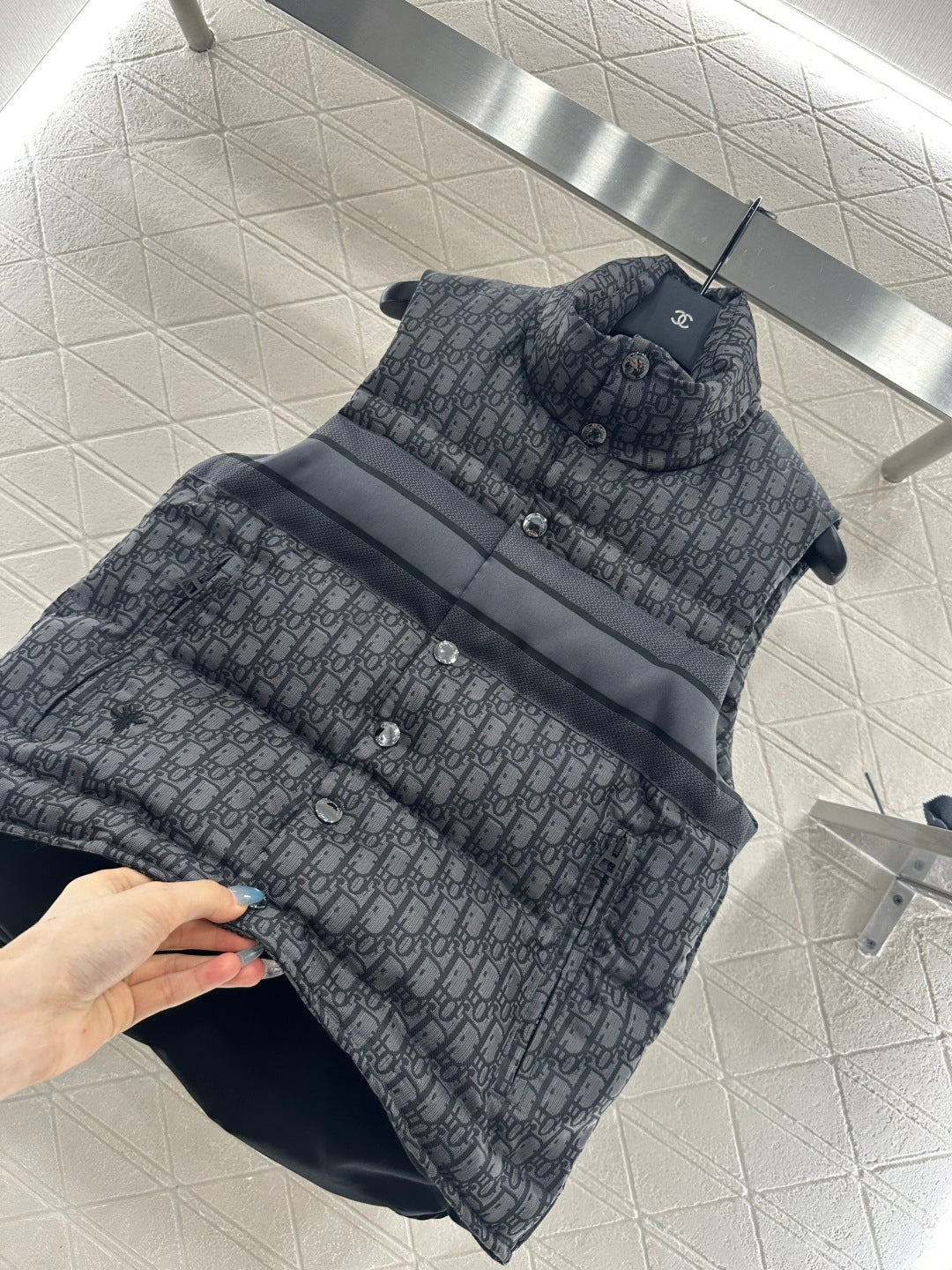 CD 25fw jacquard vest