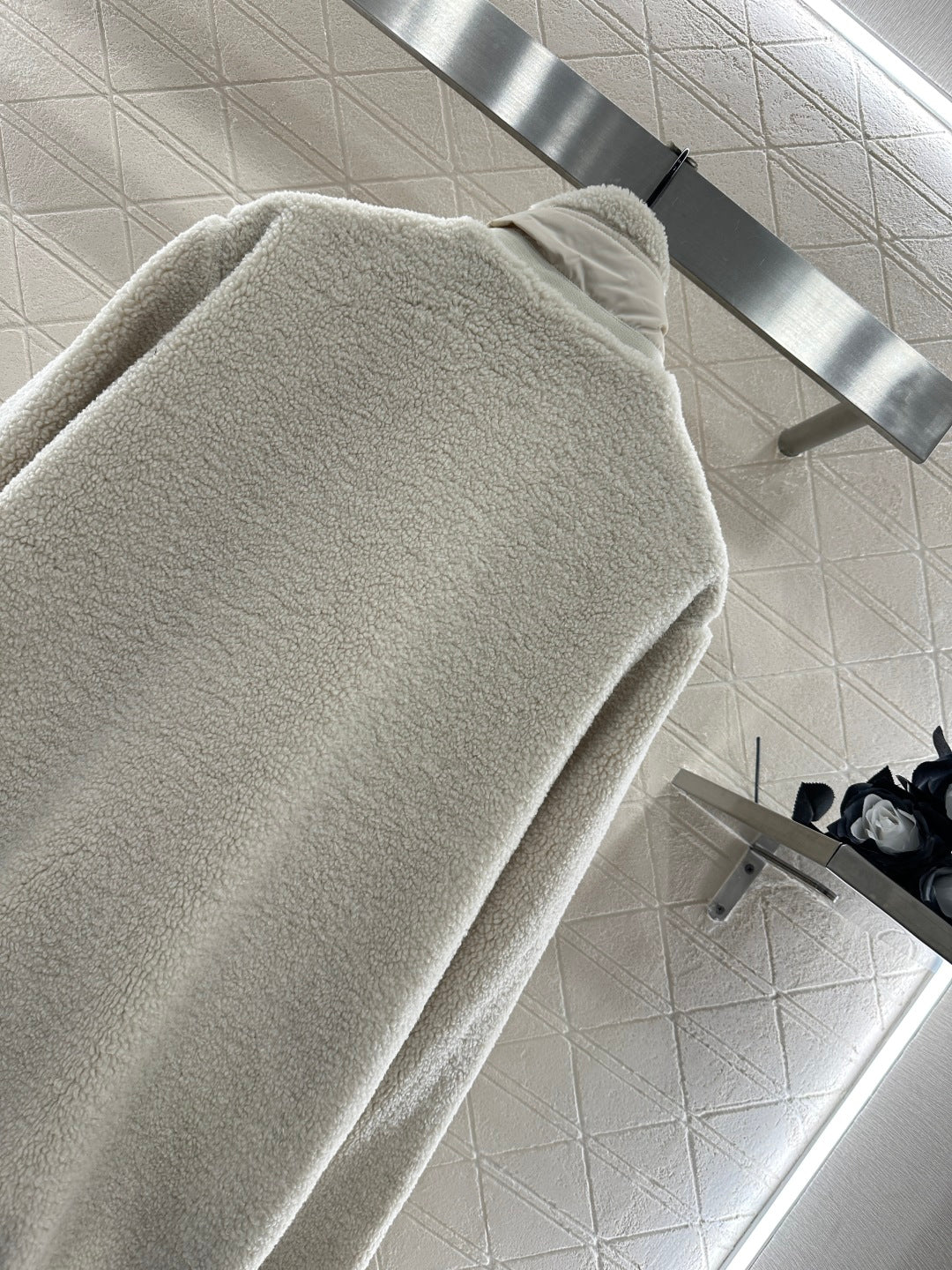 Guc 25fw plush jacket