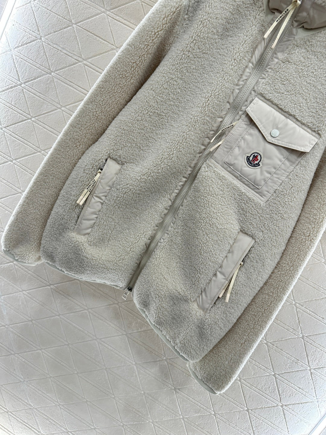 Guc 25fw plush jacket