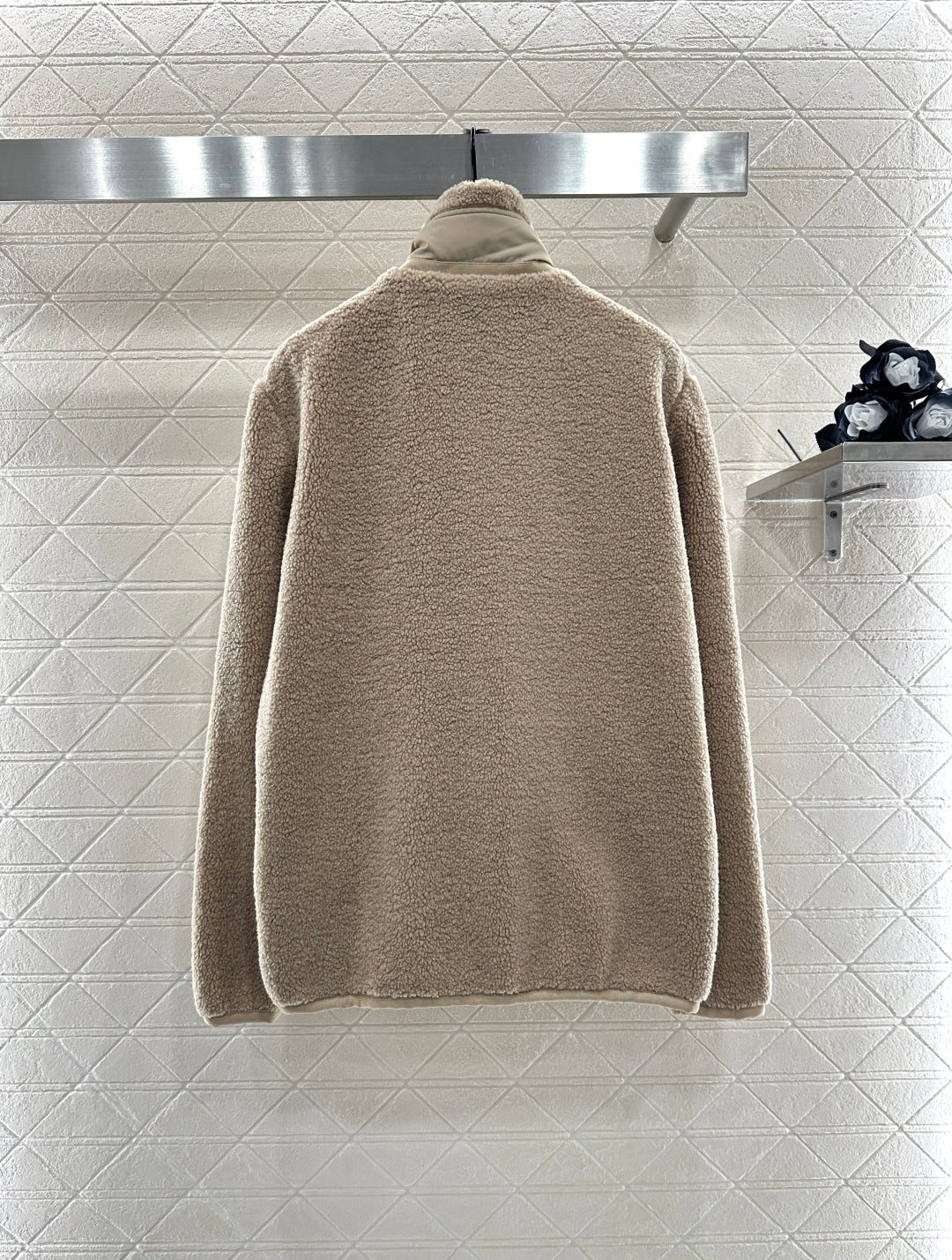 Guc 25fw plush jacket