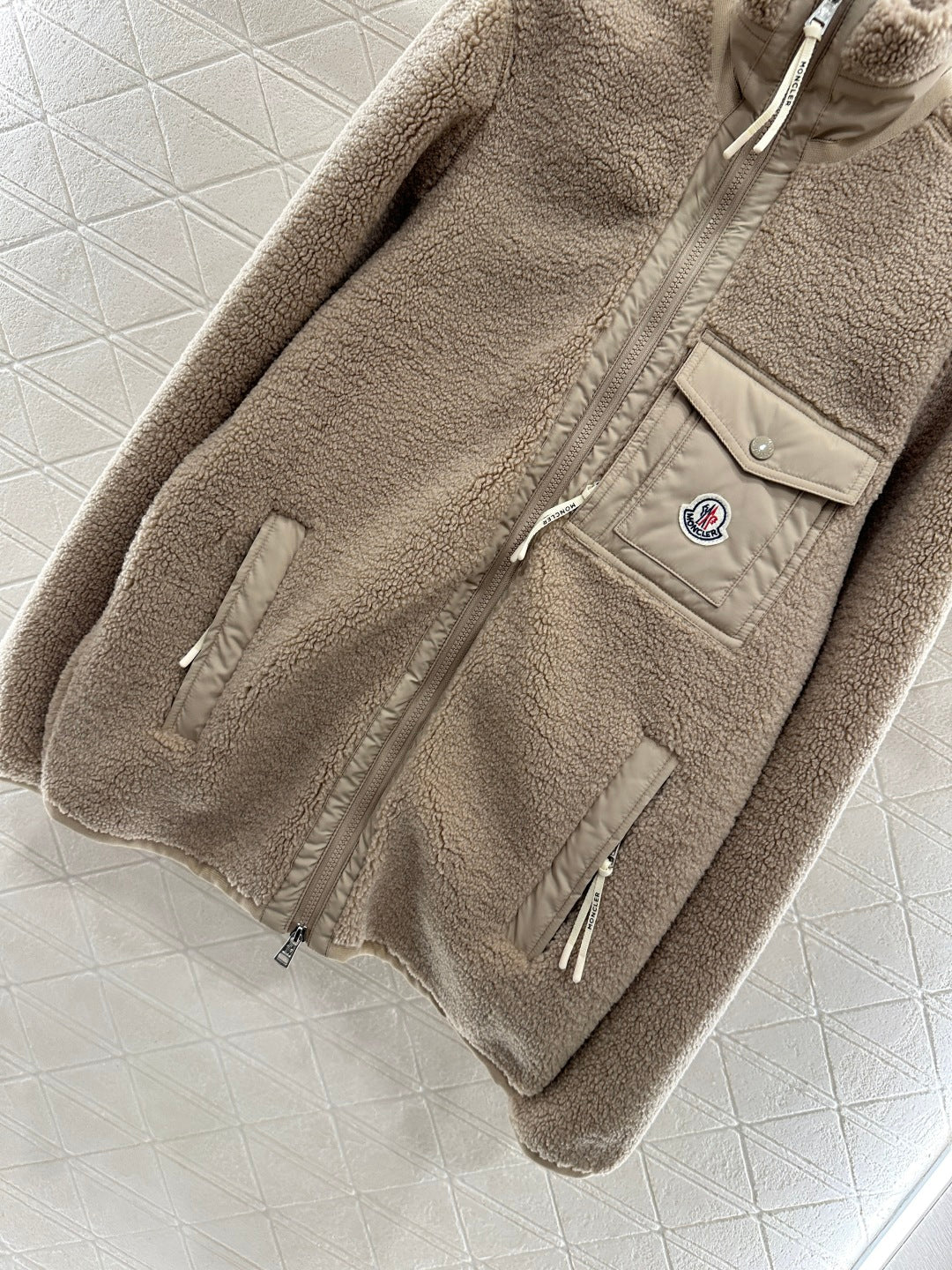 Guc 25fw plush jacket