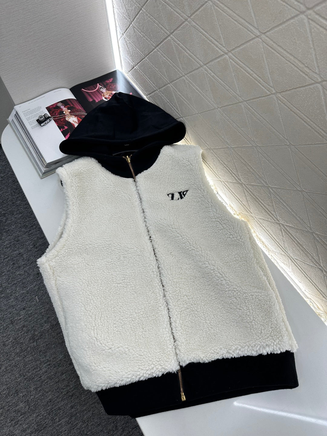 Louis 25fw reversible vest