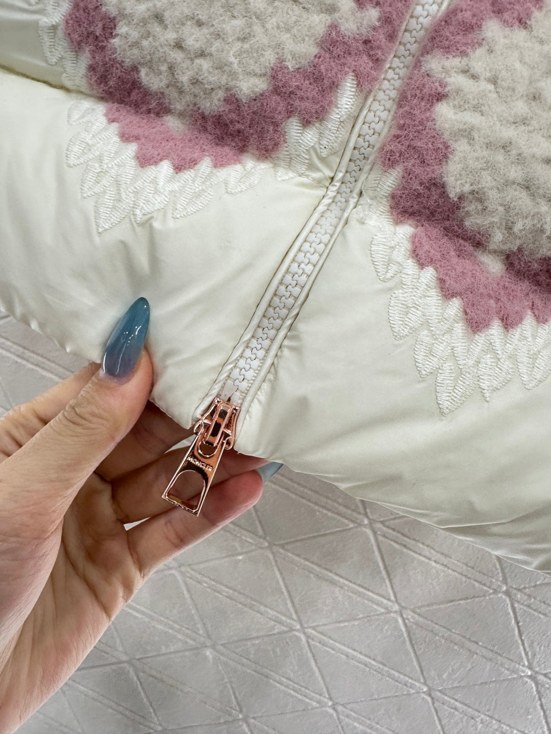 Mon 25fw splicing vest