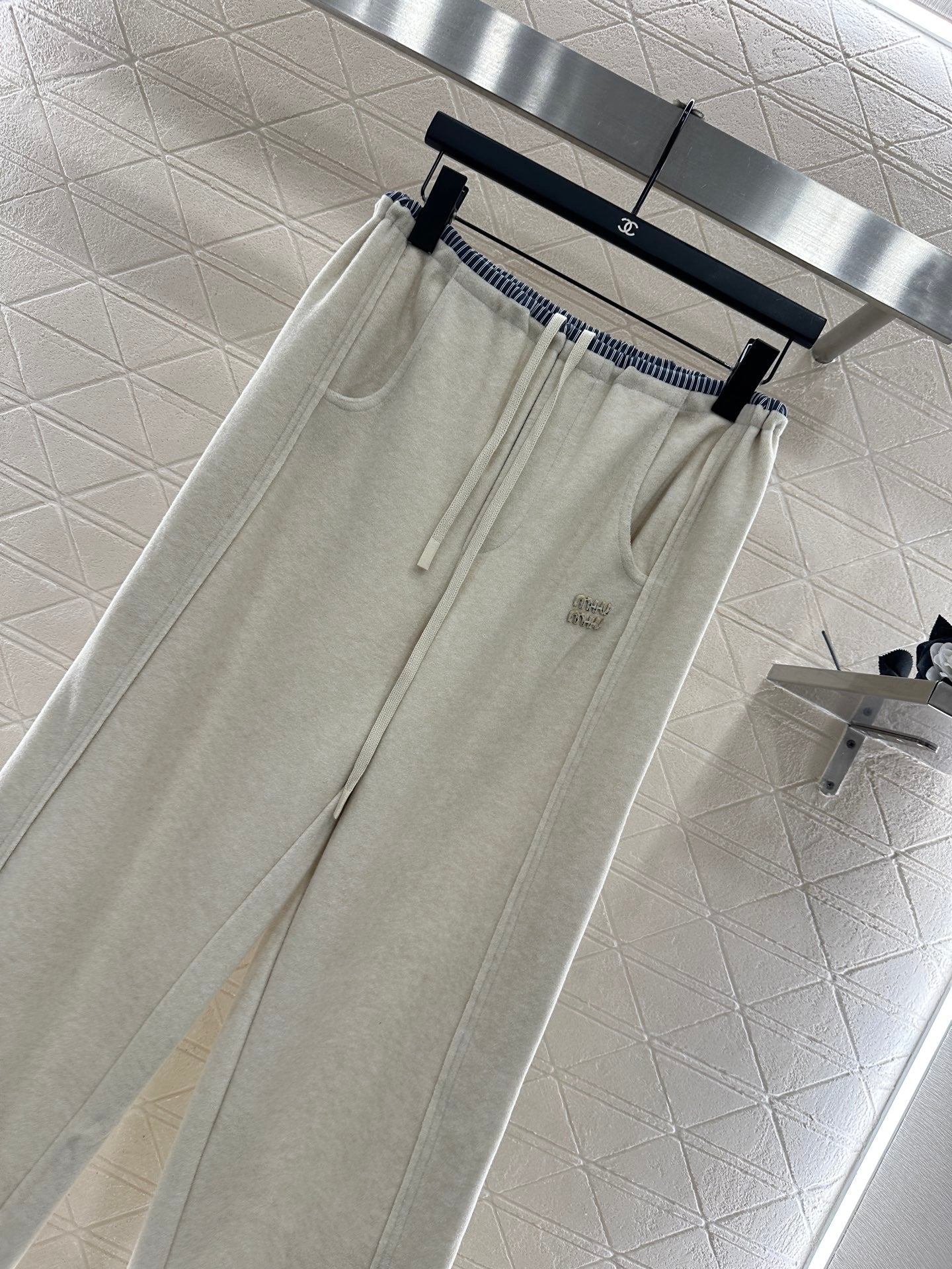 Miu 25fw all-match pants