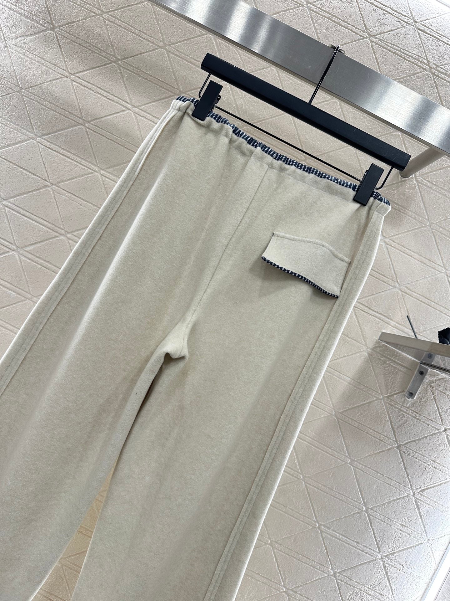 Miu 25fw all-match pants