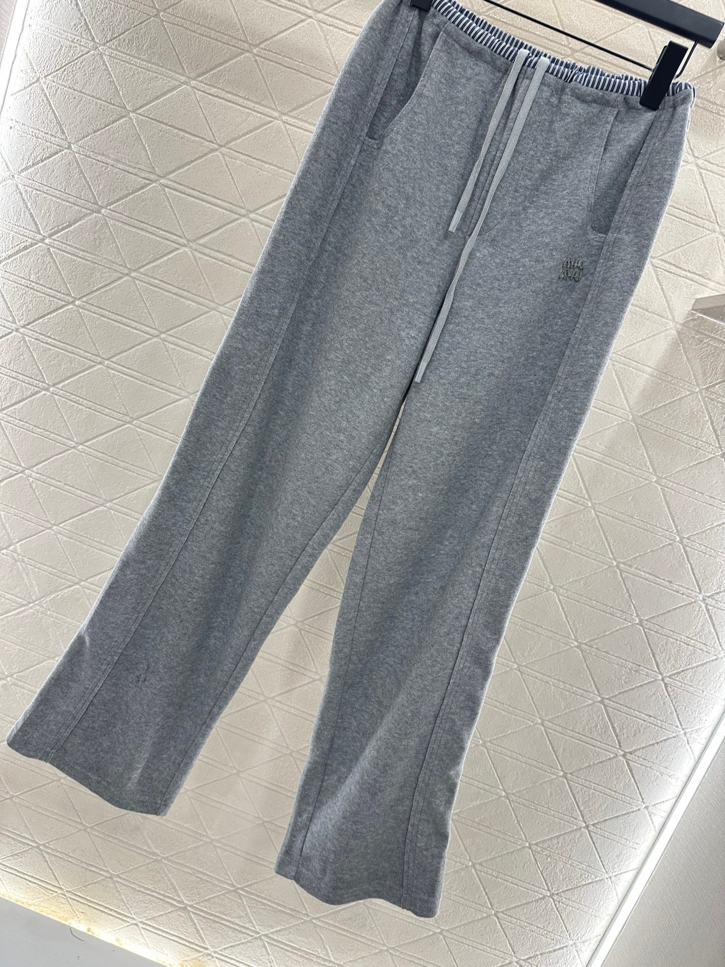 Miu 25fw all-match pants
