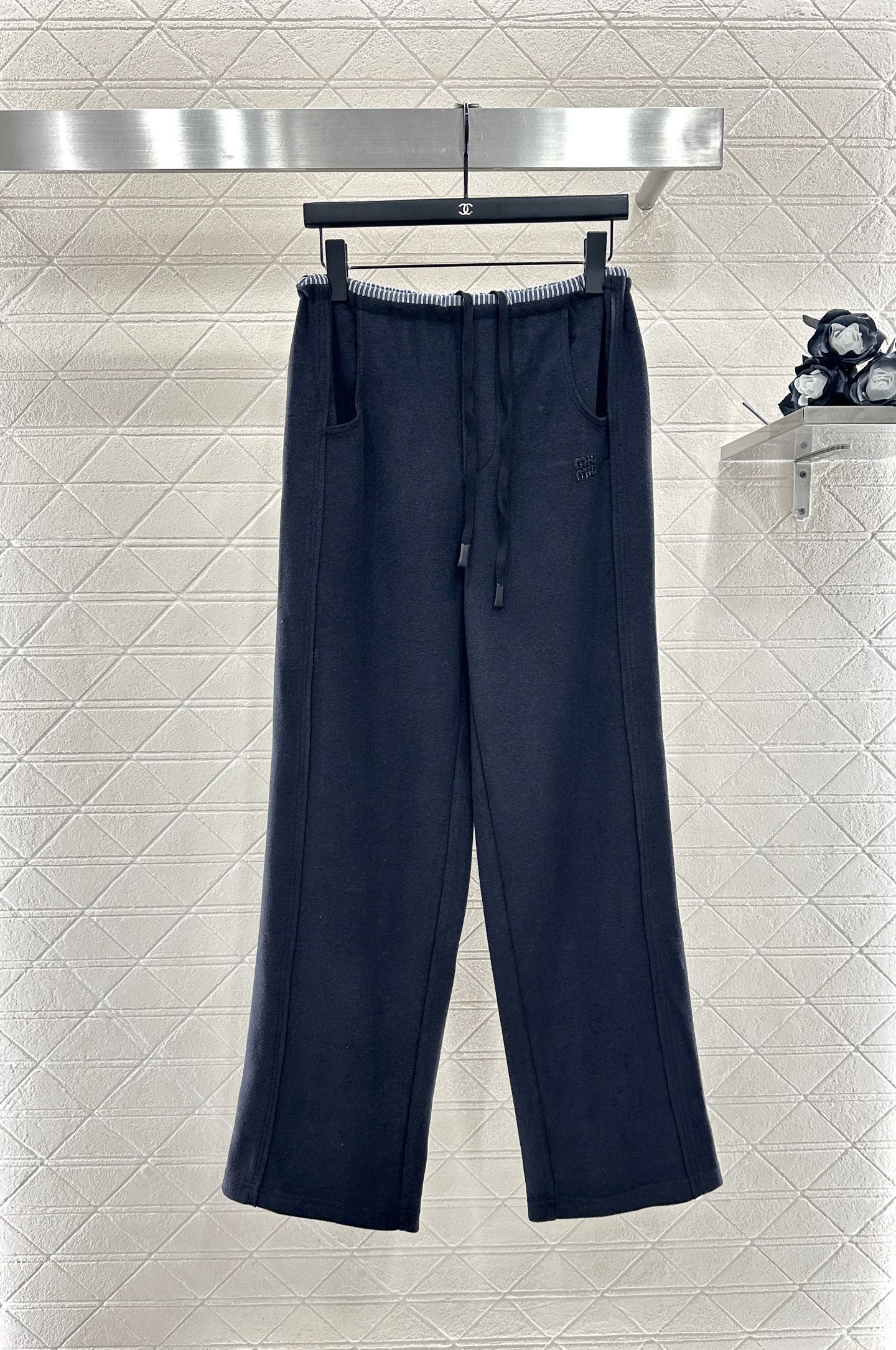 Miu 25fw all-match pants