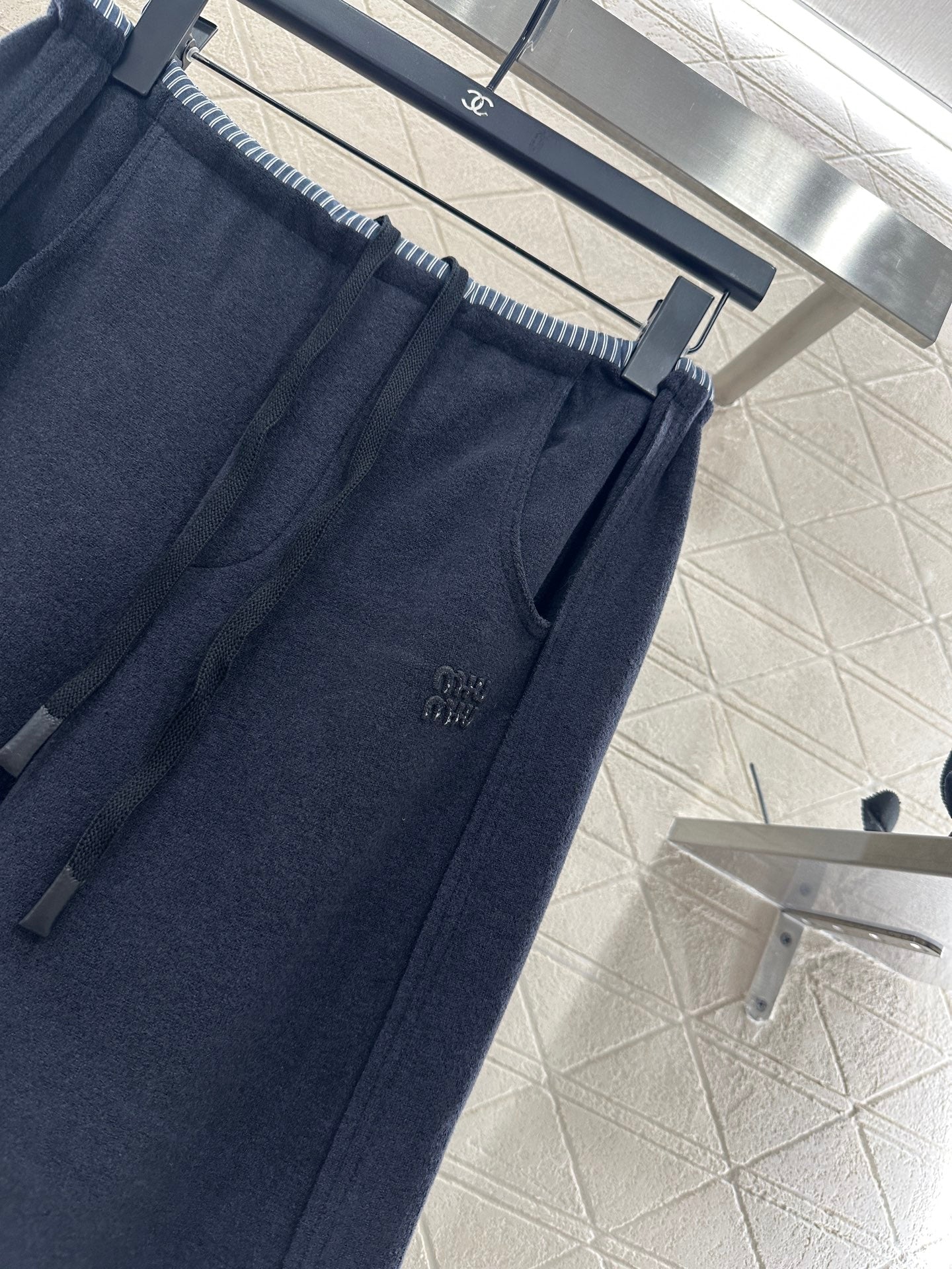 Miu 25fw all-match pants