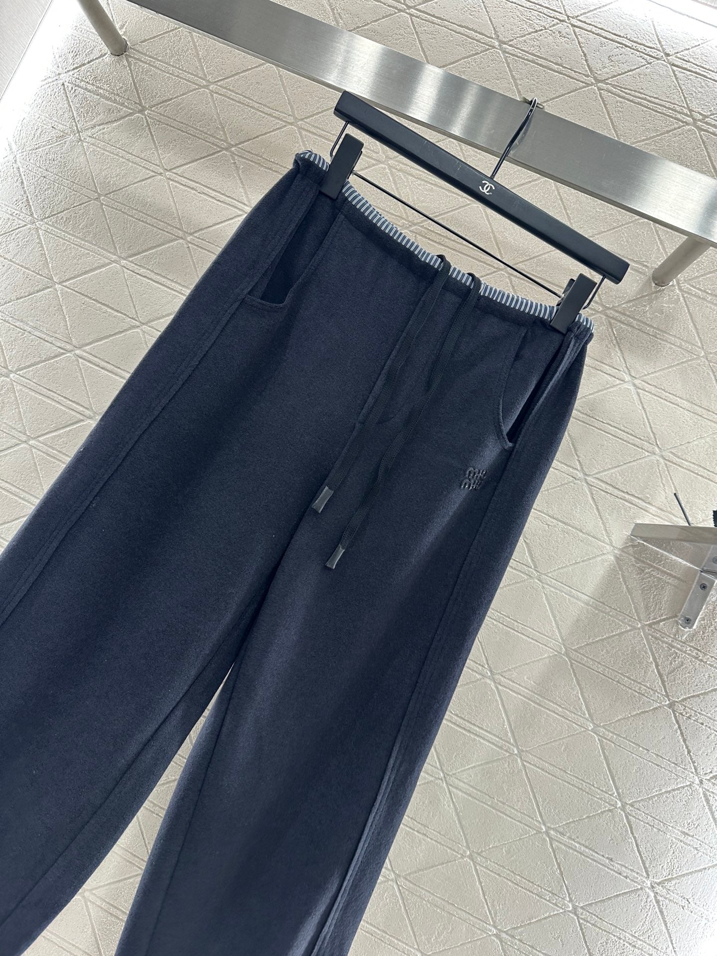 Miu 25fw all-match pants