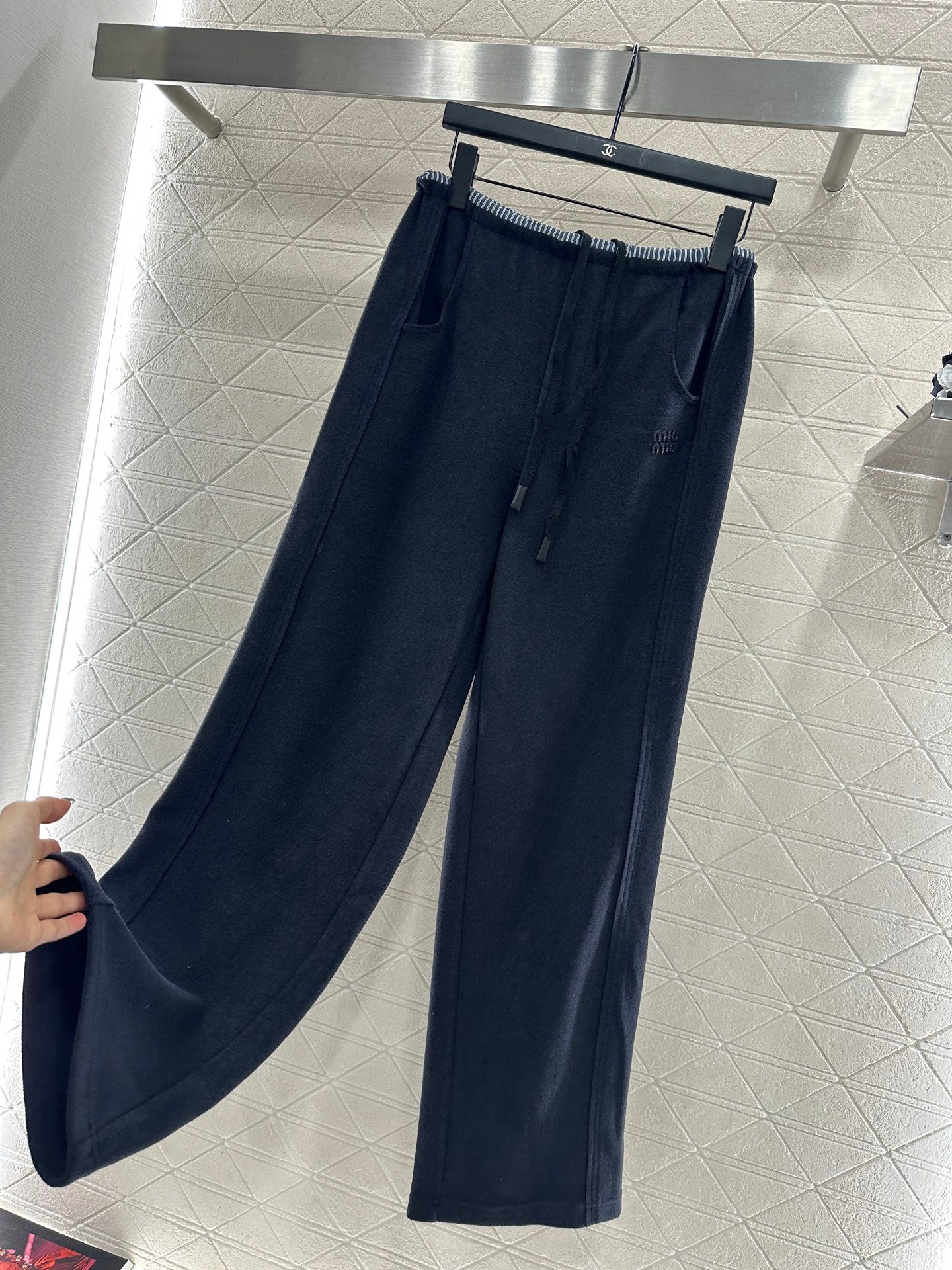 Miu 25fw all-match pants
