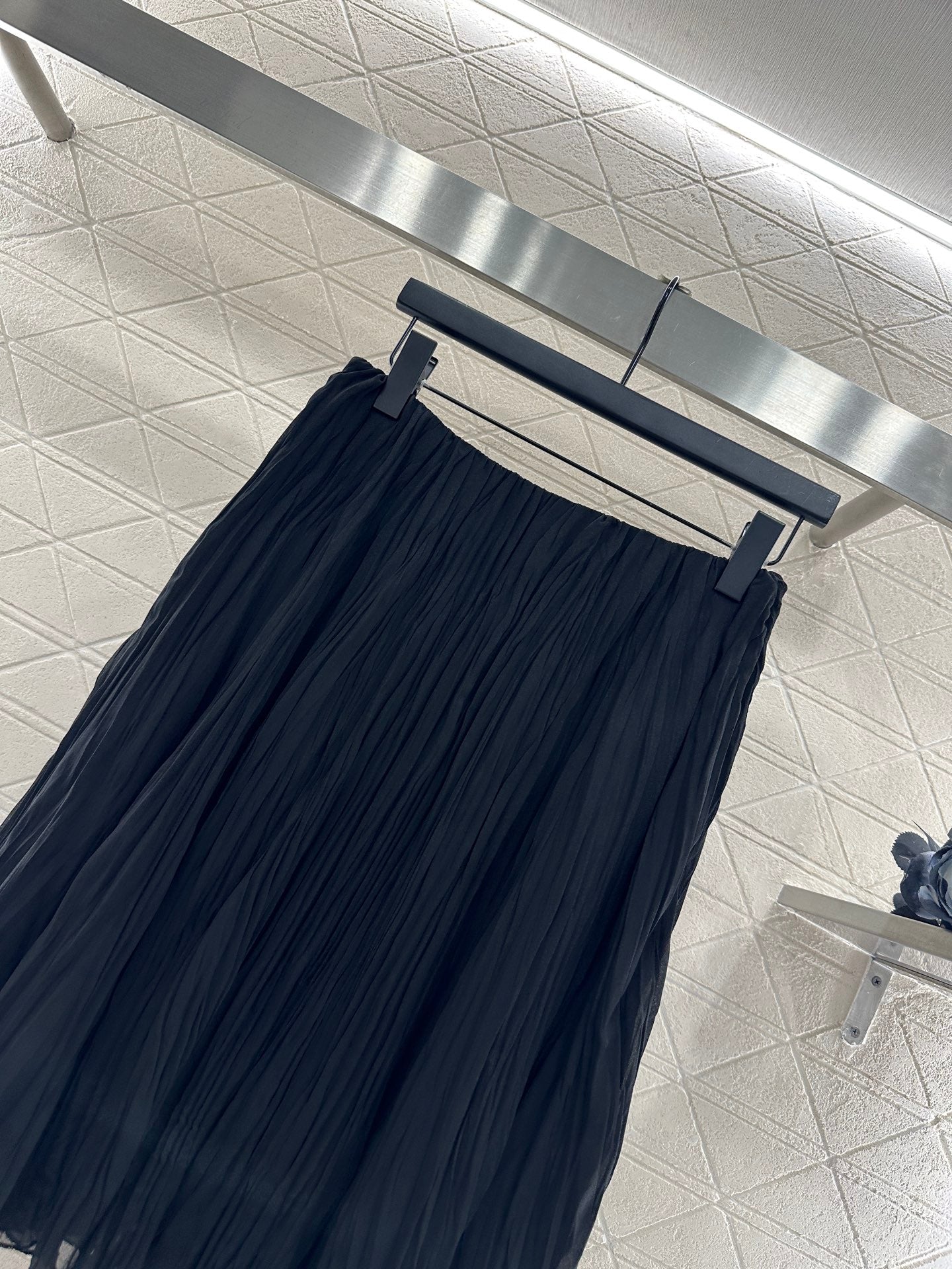 Loe 25fw comfort skirt