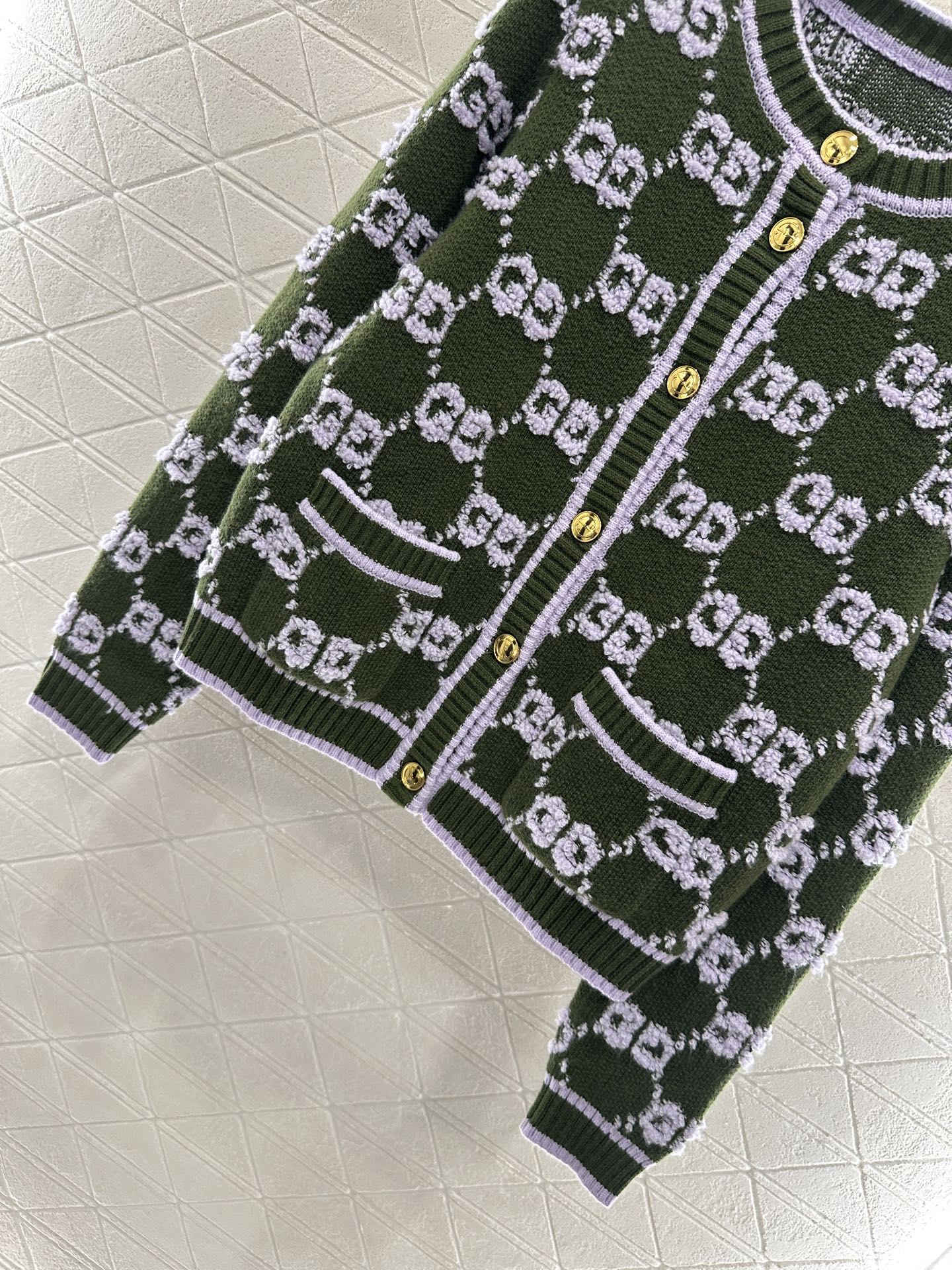 Guc 25fw knitted cardigan