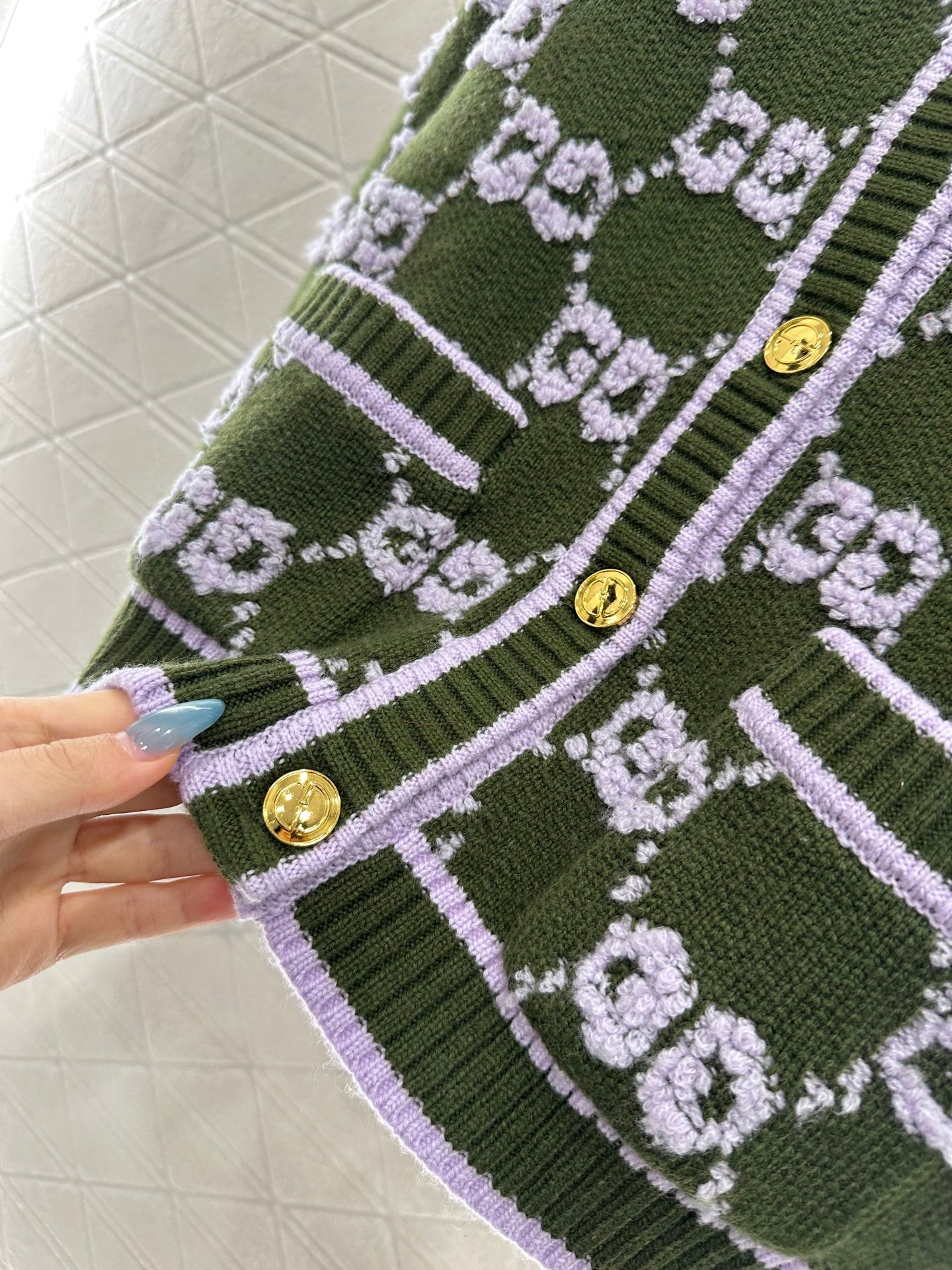 Guc 25fw knitted cardigan