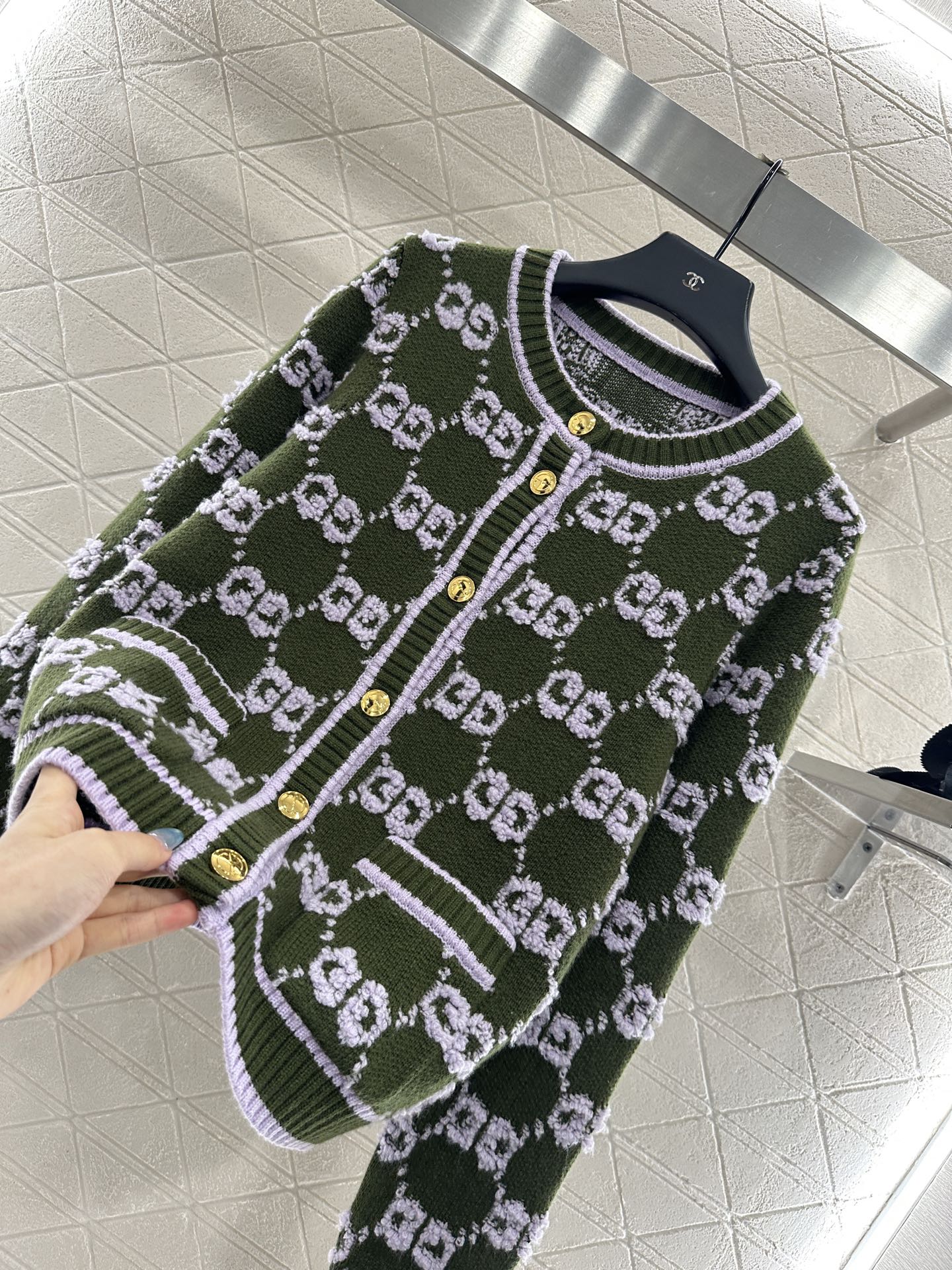 Guc 25fw knitted cardigan