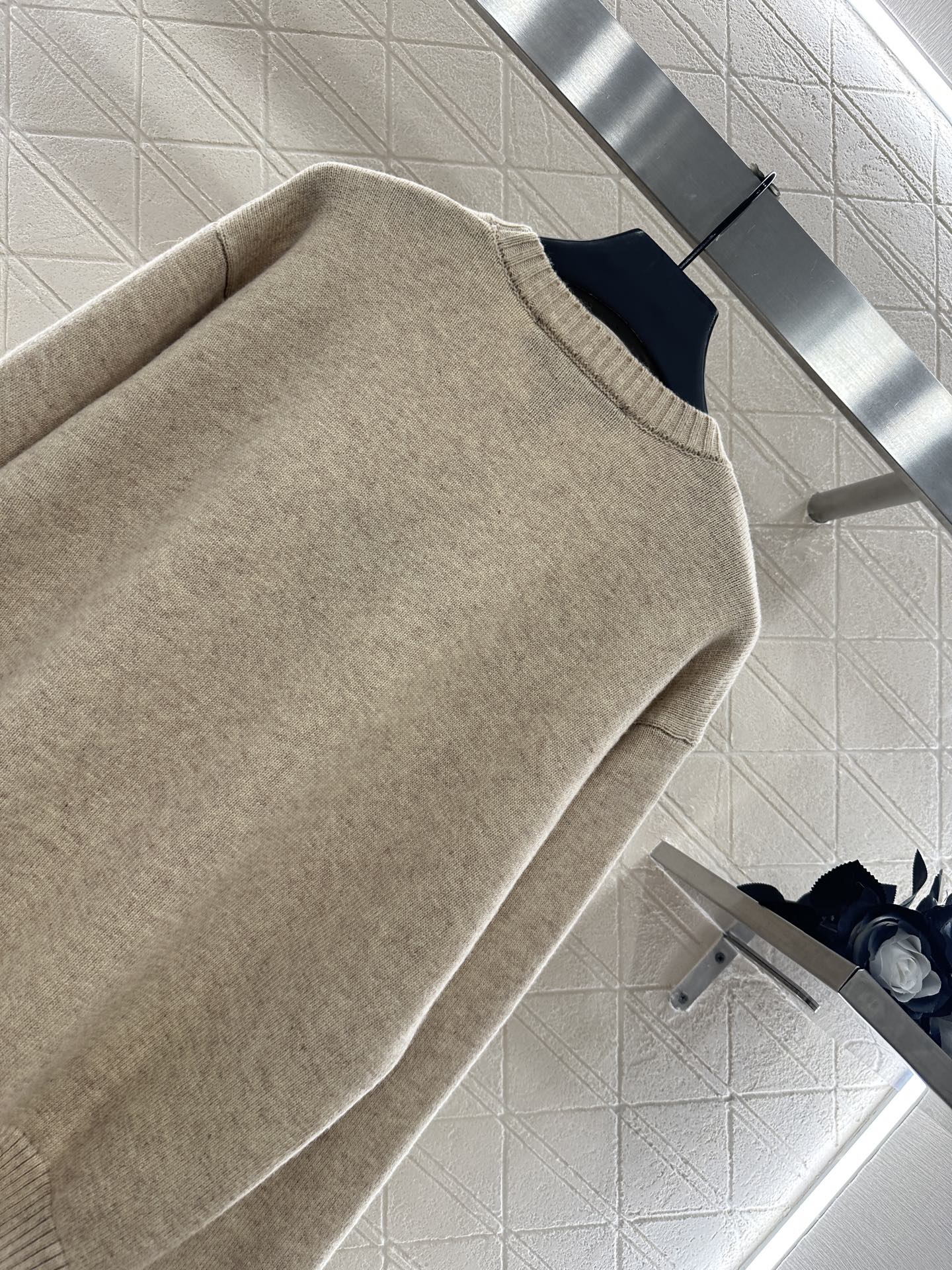 Louis 25fw embroidered sweter