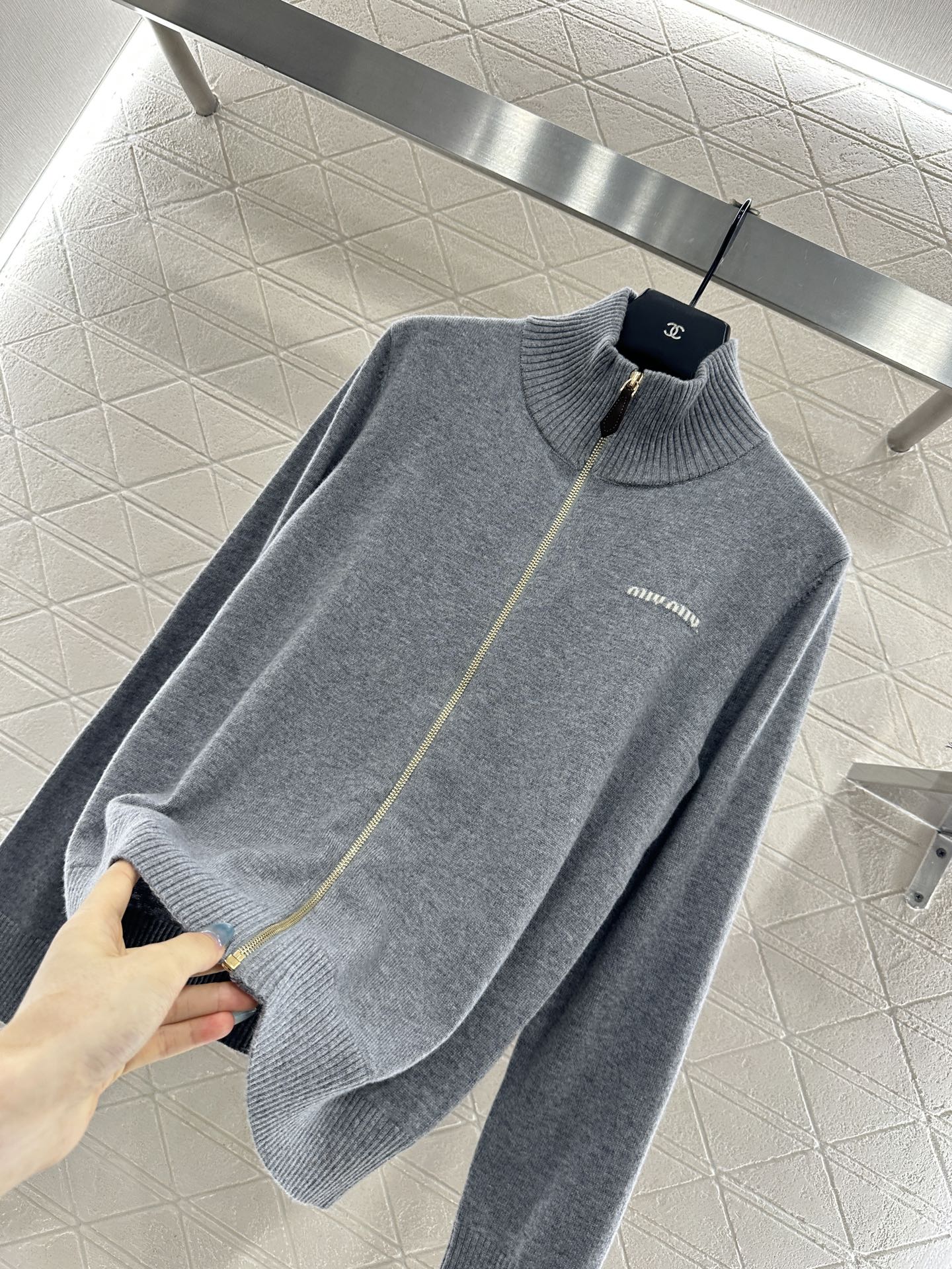 Miu 25fw knitted cardigan