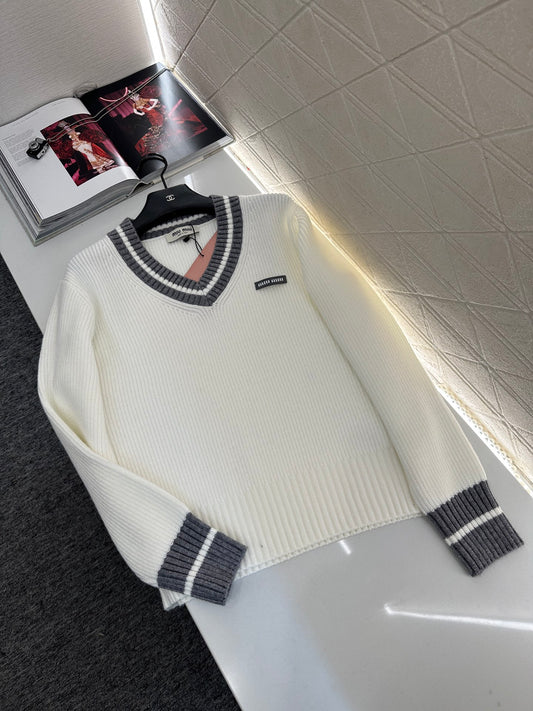 Miu 25fw knitted sweater