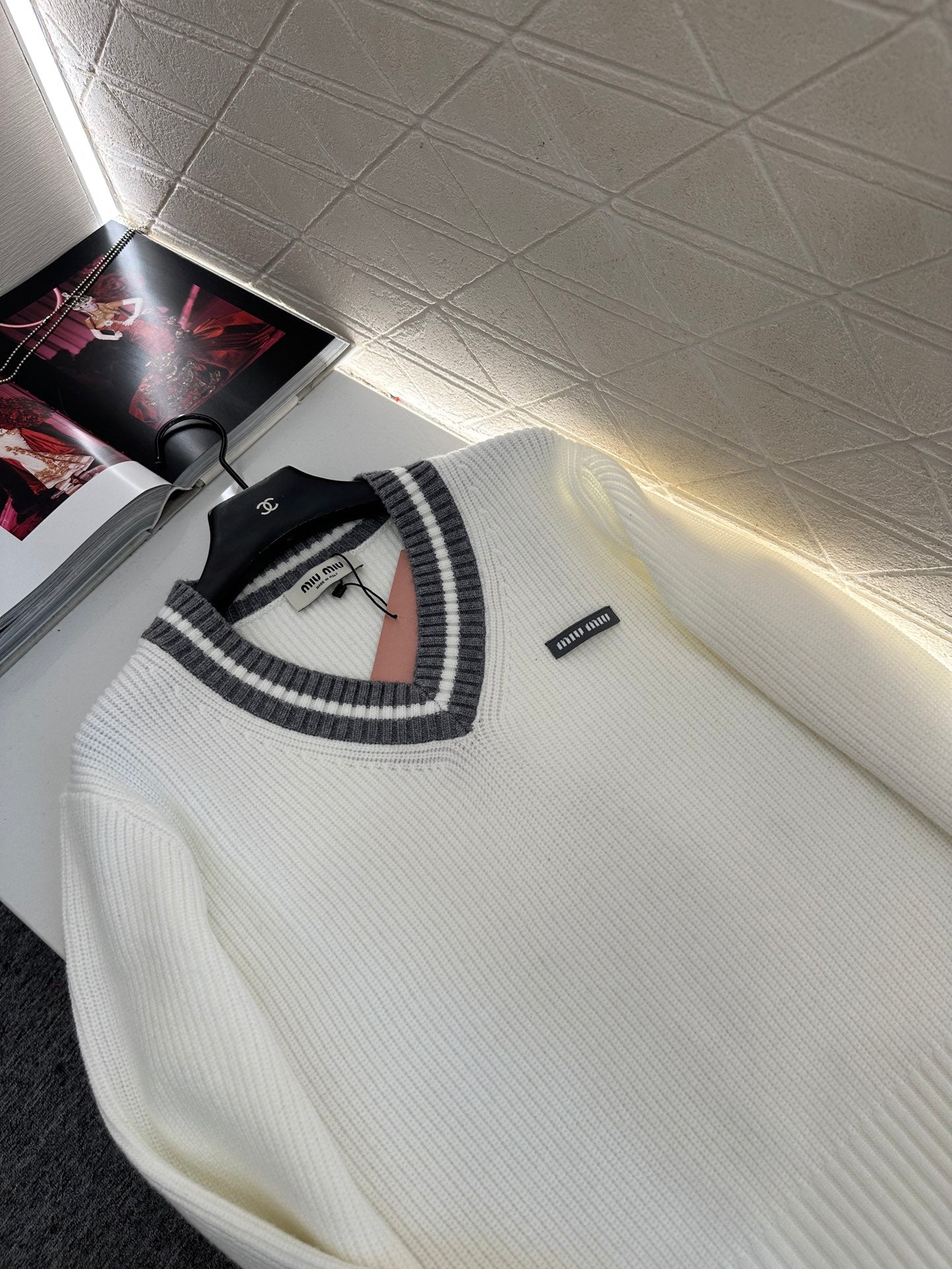 Miu 25fw knitted sweater