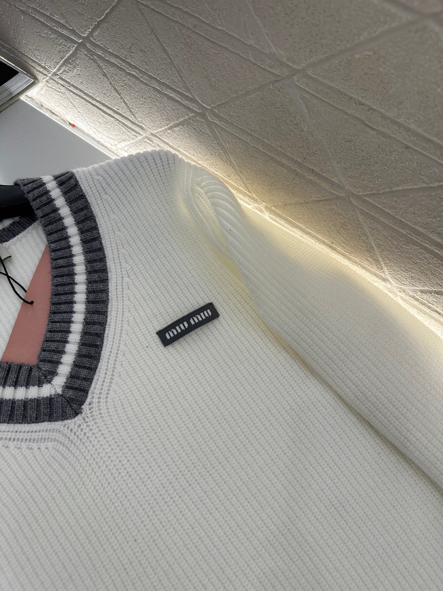 Miu 25fw knitted sweater