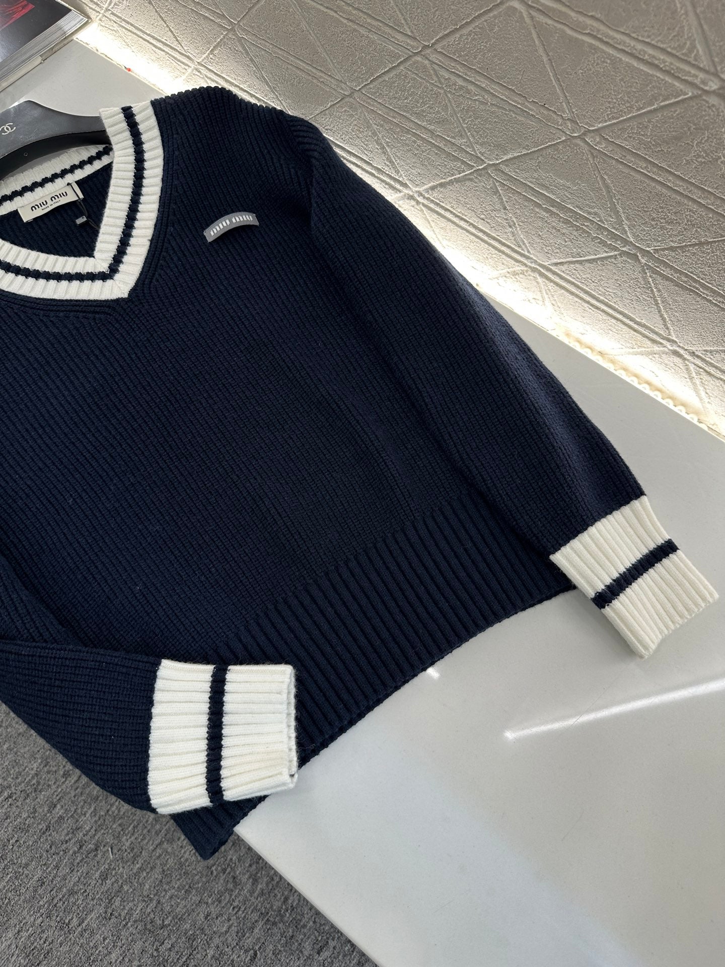 Miu 25fw knitted sweater