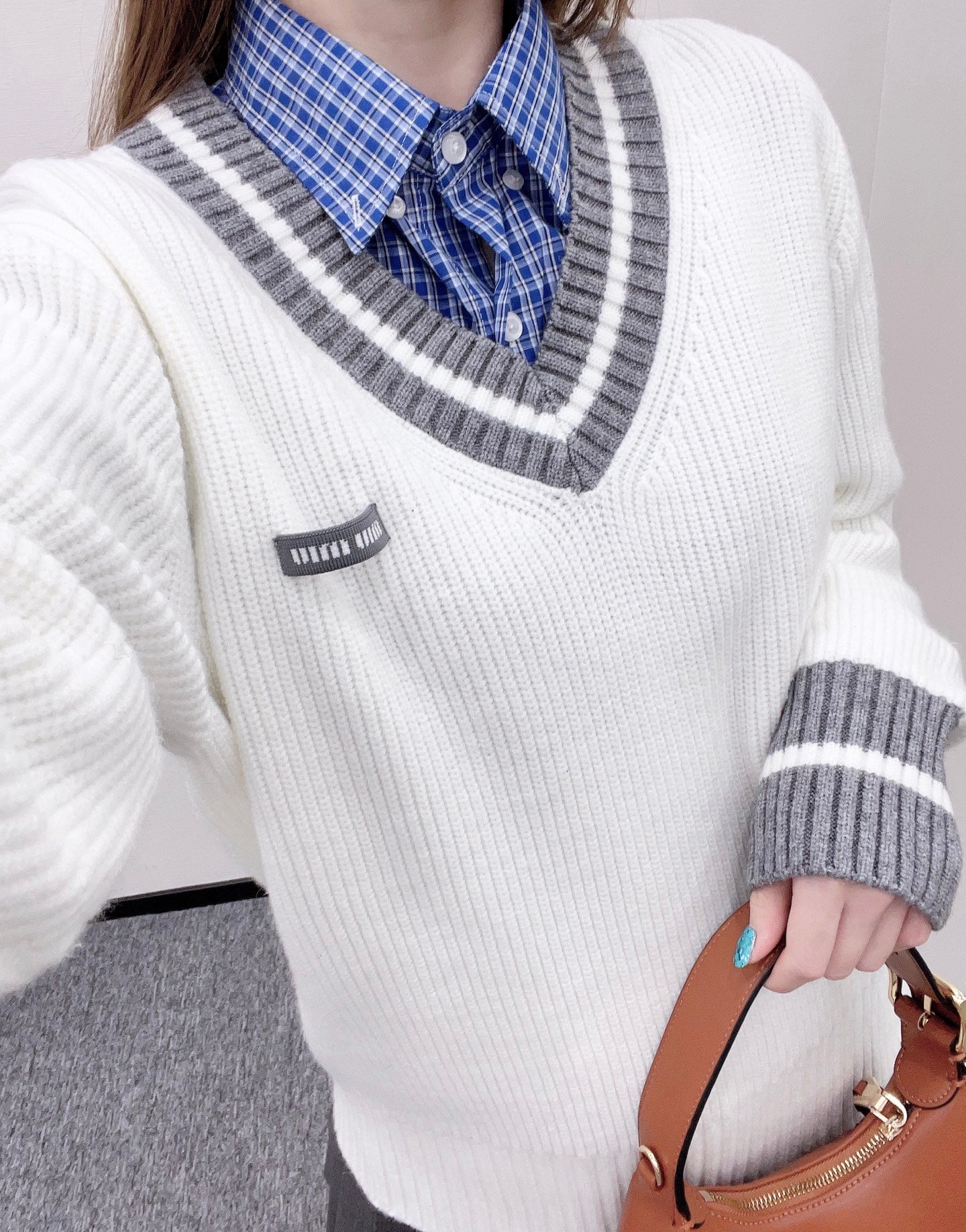Miu 25fw knitted sweater
